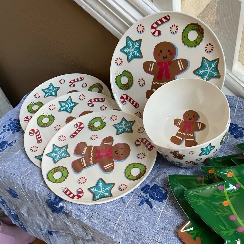 Target Gingerbread and Christmas Tree Cookie Plates Lot of 12!